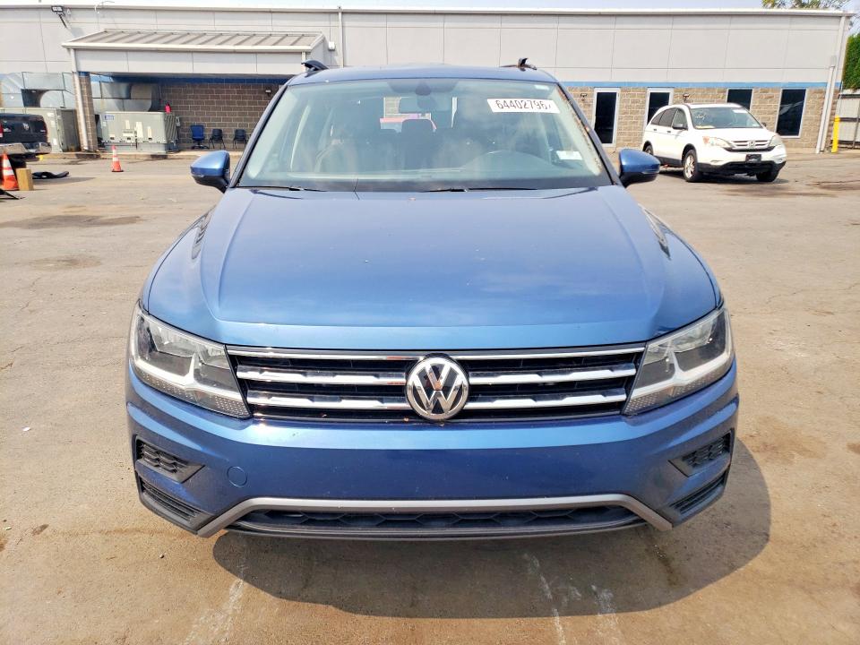 2018 Volkswagen Tiguan მანქანა იყიდება აუქციონზე, vin: 3VV3B7AX7JM105369, აუქციონის ნომერი: 64402796