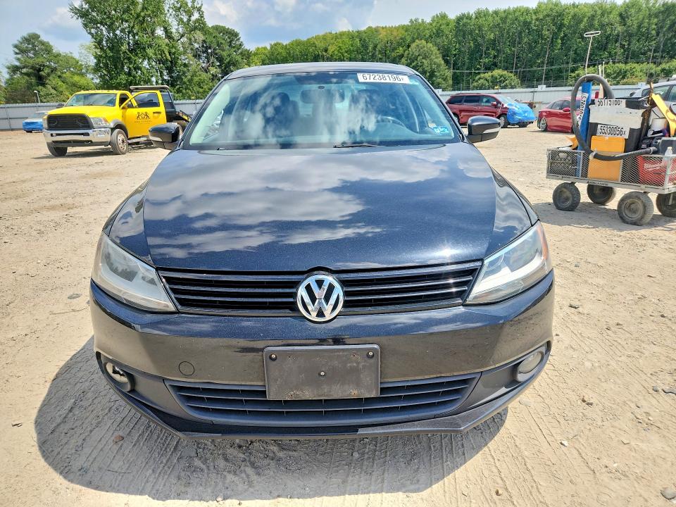 67238196 :رقم المزاد ، 3VWDP7AJ5CM370162 vin ، 2012 Volkswagen Jetta مزاد بيع