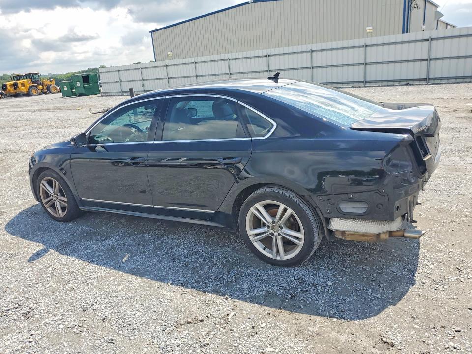 63179066 :رقم المزاد ، 1VWBS7A38FC031053 vin ، 2015 Volkswagen Passat مزاد بيع