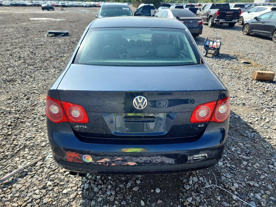 2005 Volkswagen New Jetta მანქანა იყიდება აუქციონზე, vin: 3VWRF71K45M620673, აუქციონის ნომერი: 64262816