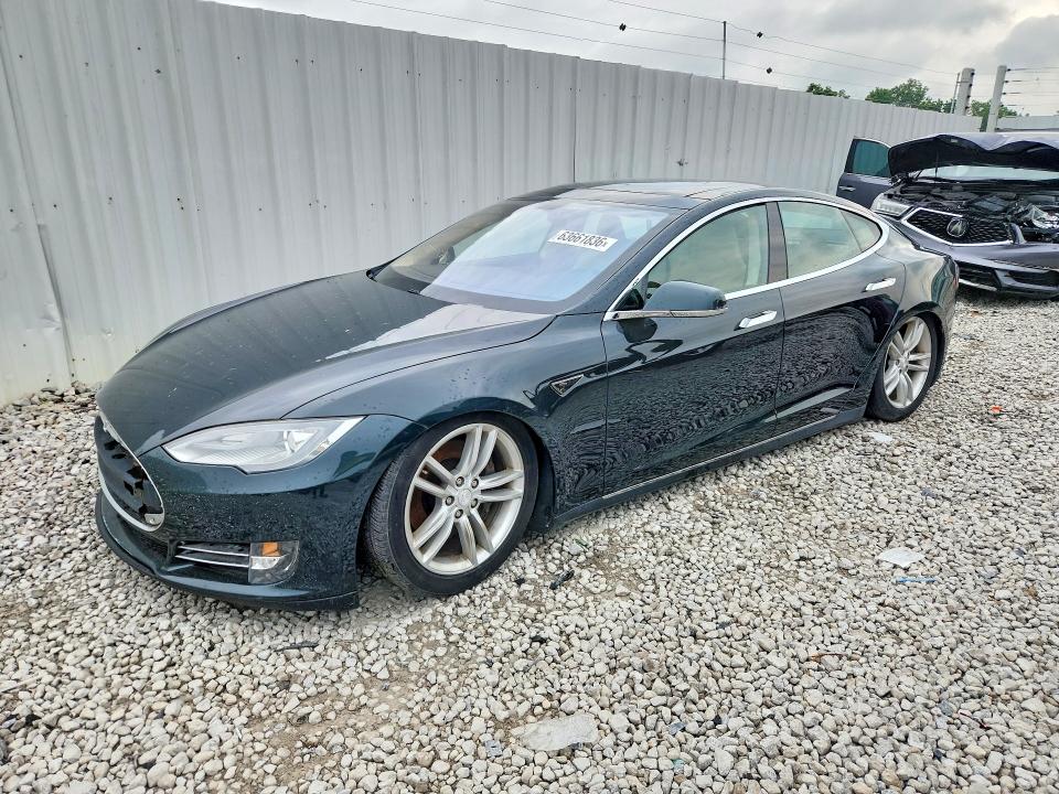 63661836 :رقم المزاد ، 5YJSA1CN2DFP05490 vin ، 2013 Tesla Model S مزاد بيع