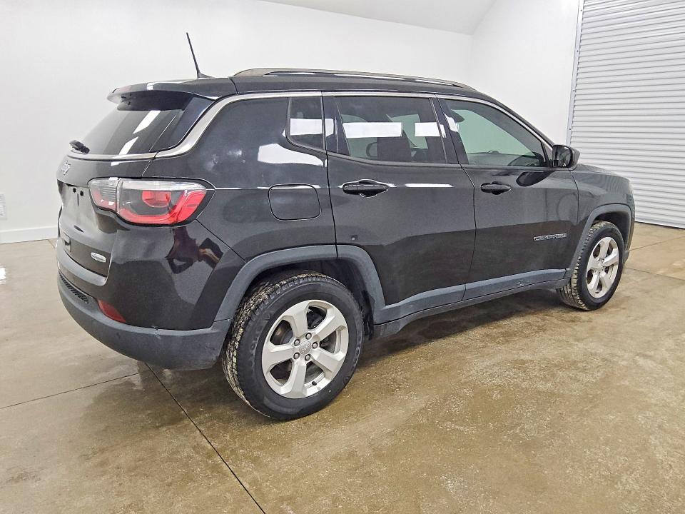 60581186 :رقم المزاد ، 3C4NJCBB4KT616356 vin ، 2019 Jeep Compass مزاد بيع