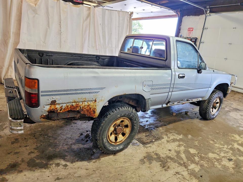 1991 Toyota Pickup მანქანა იყიდება აუქციონზე, vin: JT4VN01D3M004591, აუქციონის ნომერი: 65184376