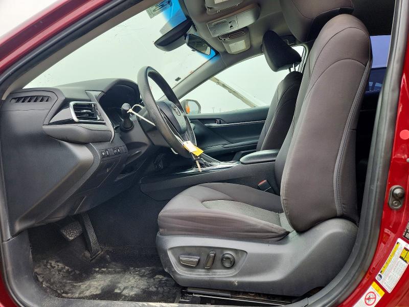 64661896 :رقم المزاد ، 4T1B11HK3JU600843 vin ، 2018 Toyota Camry مزاد بيع