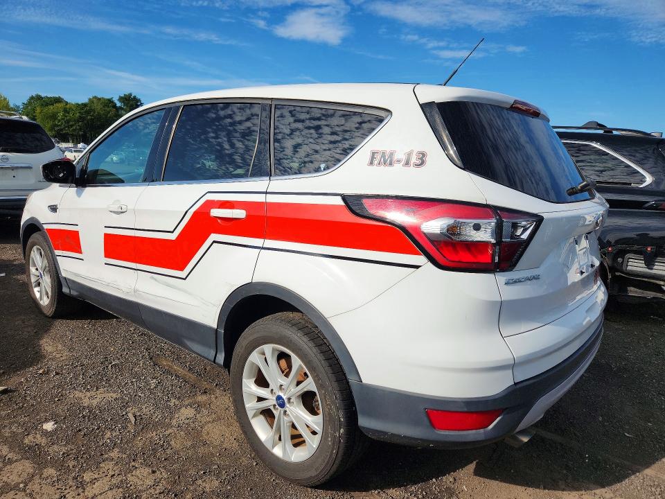 65842526 :رقم المزاد ، 1FMCU9GD5HUB72040 vin ، 2017 Ford Escape مزاد بيع