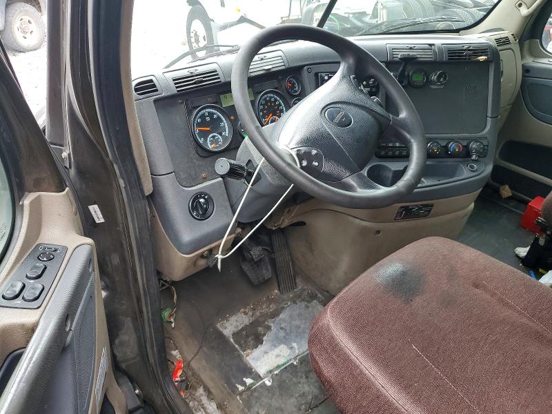 66000546 :رقم المزاد ، 1FUBGBDV2HLHH2247 vin ، 2017 Freightliner Cascadia 113 مزاد بيع