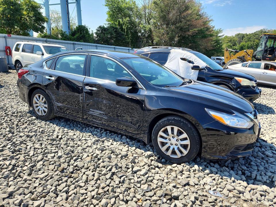 2018 Nissan Altima მანქანა იყიდება აუქციონზე, vin: 1N4AL3AP7JC106590, აუქციონის ნომერი: 65909836
