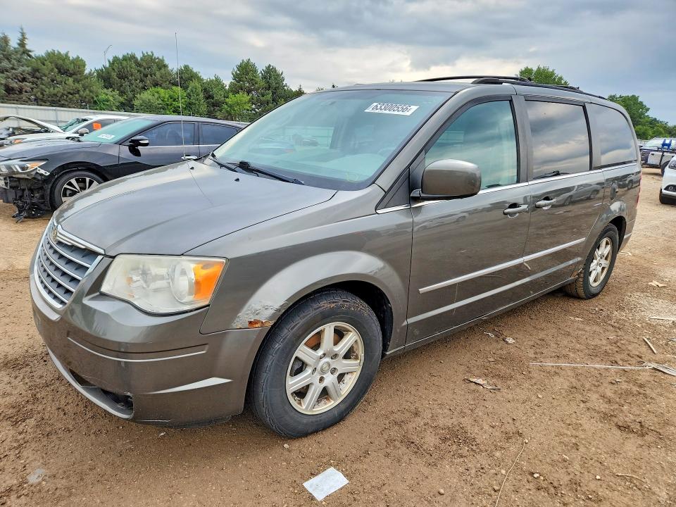63300556 :رقم المزاد ، 2A4RR5D13AR300355 vin ، 2010 Chrysler Town & Country مزاد بيع