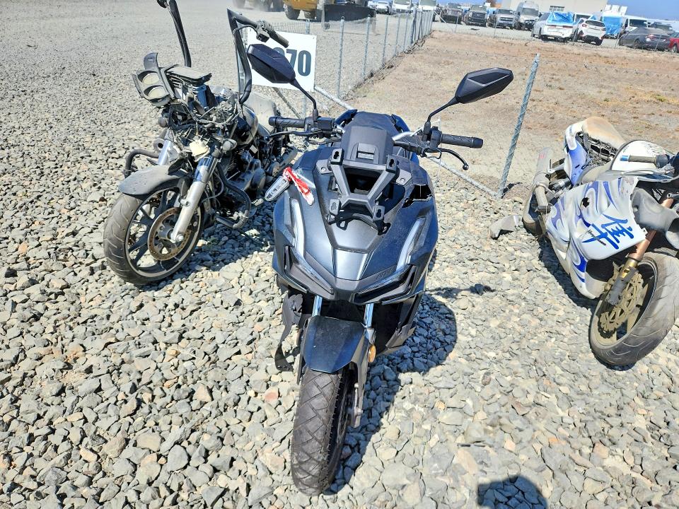 63217316 :رقم المزاد ، MLHKF5454S5101328 vin ، 2025 Honda Adv160 مزاد بيع