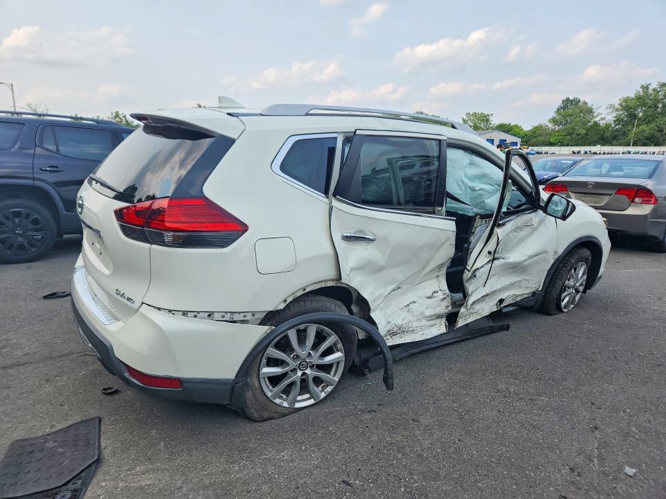 64766886 :رقم المزاد ، 5N1AT2MV9HC751598 vin ، 2017 Nissan Rogue مزاد بيع