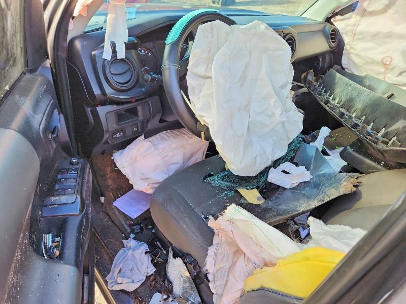 65755606 :رقم المزاد ، 5TFAX5GN5JX119430 vin ، 2018 Toyota Tacoma مزاد بيع