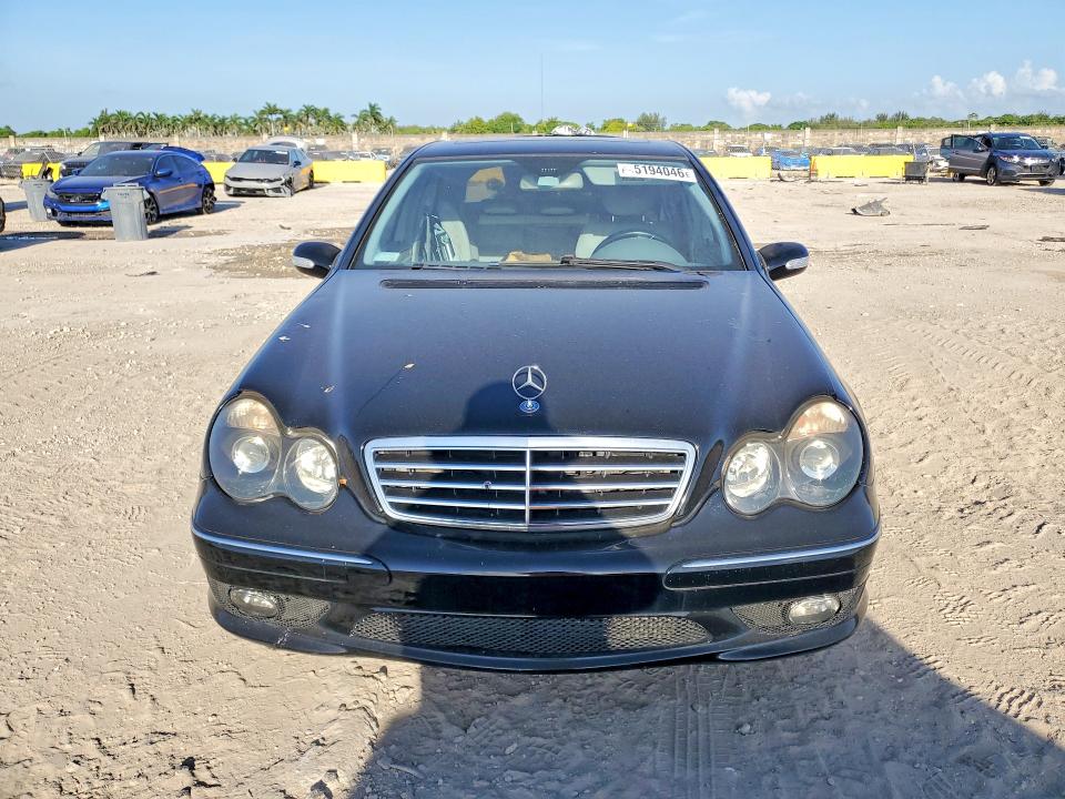 65194046 :رقم المزاد ، WDBRF40J05F654828 vin ، 2005 Mercedes-benz C مزاد بيع