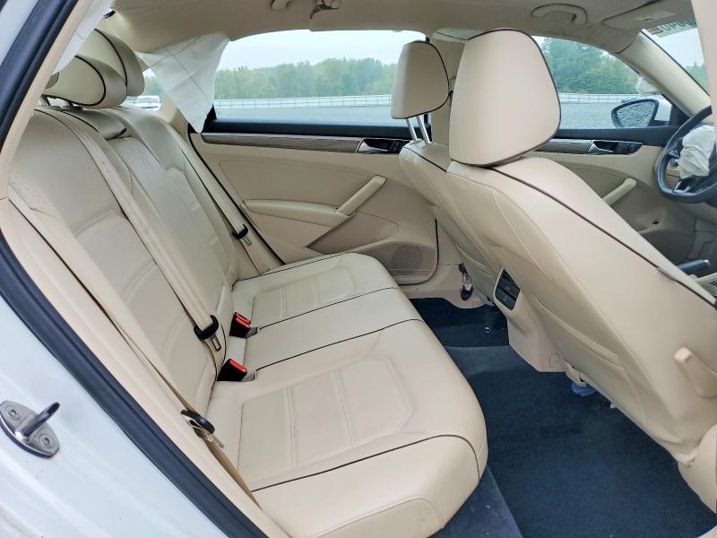 63530046 :رقم المزاد ، 1VWBT7A33GC061334 vin ، 2016 Volkswagen Passat مزاد بيع