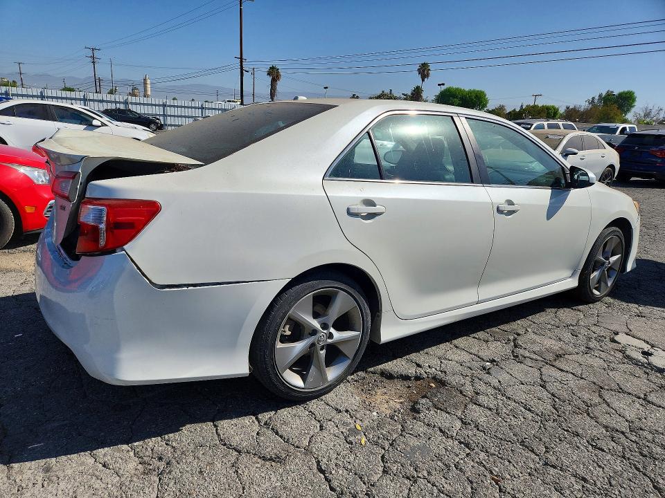 62544256 :رقم المزاد ، 4T1BF1FK9EU418767 vin ، 2014 Toyota Camry مزاد بيع