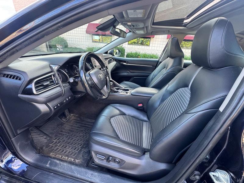 67026236 :رقم المزاد ، 4T1G11BK5NU050761 vin ، 2022 Toyota Camry مزاد بيع