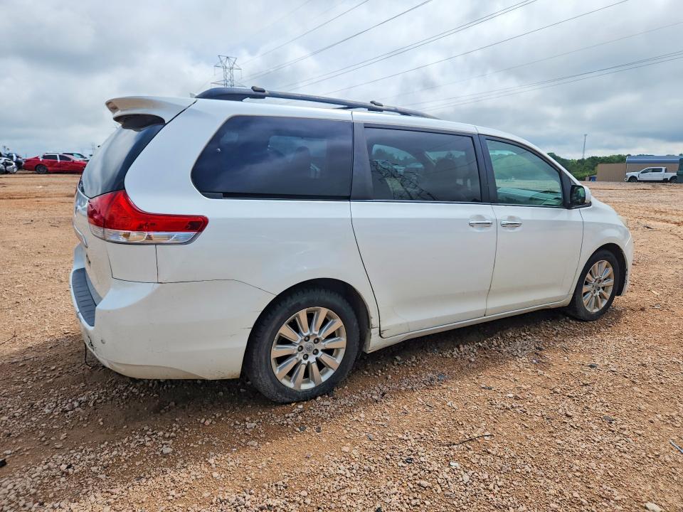 63601566 :رقم المزاد ، 5TDDK3DC6BS026782 vin ، 2011 Toyota Sienna مزاد بيع