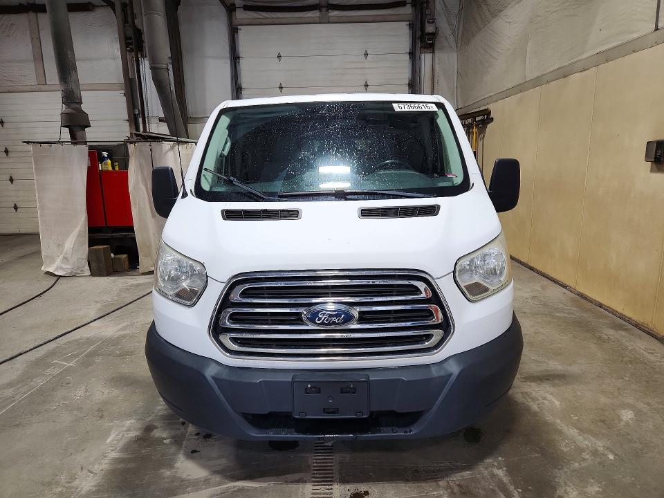 67366616 :رقم المزاد ، 1FBZX2ZM0FKB01609 vin ، 2015 Ford Transit مزاد بيع