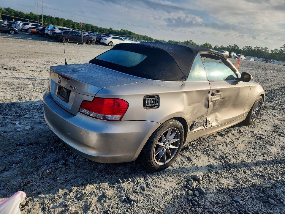 64021606 :رقم المزاد ، WBAUL7C55BVM79334 vin ، 2011 Bmw 128 مزاد بيع