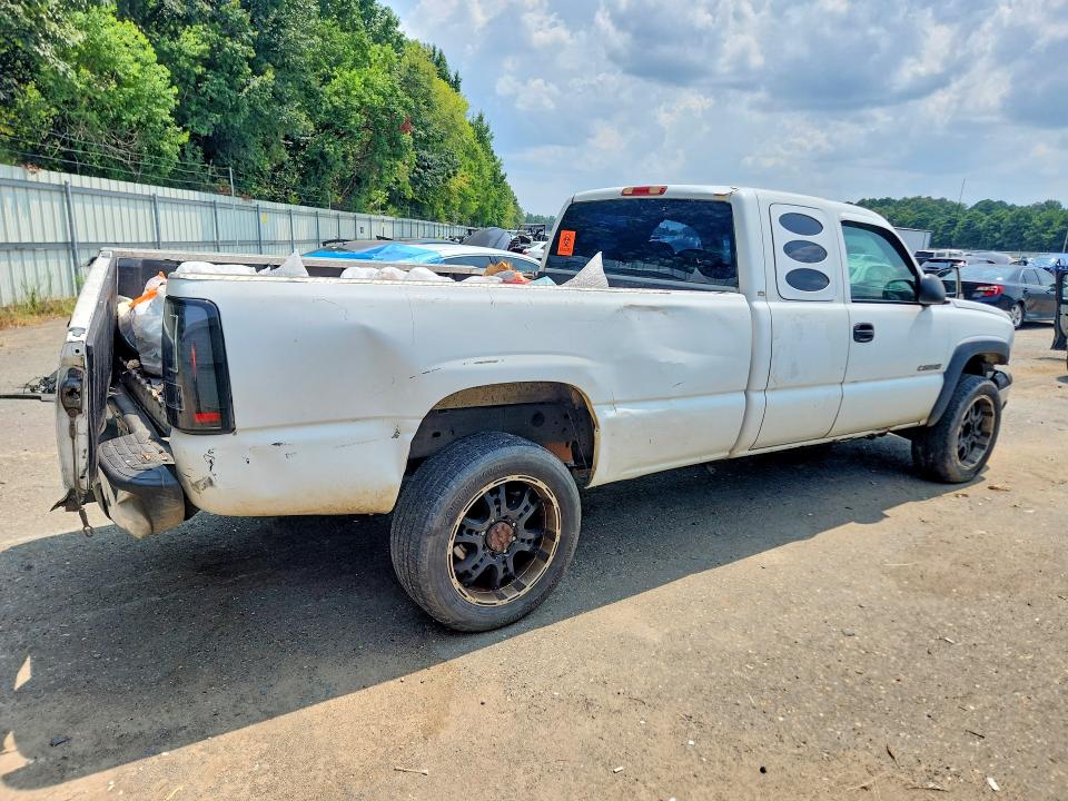 Продаж на аукціоні авто 2003 Chevrolet Silverado, vin: 1GCHC29U53E148633, номер лоту: 63679736