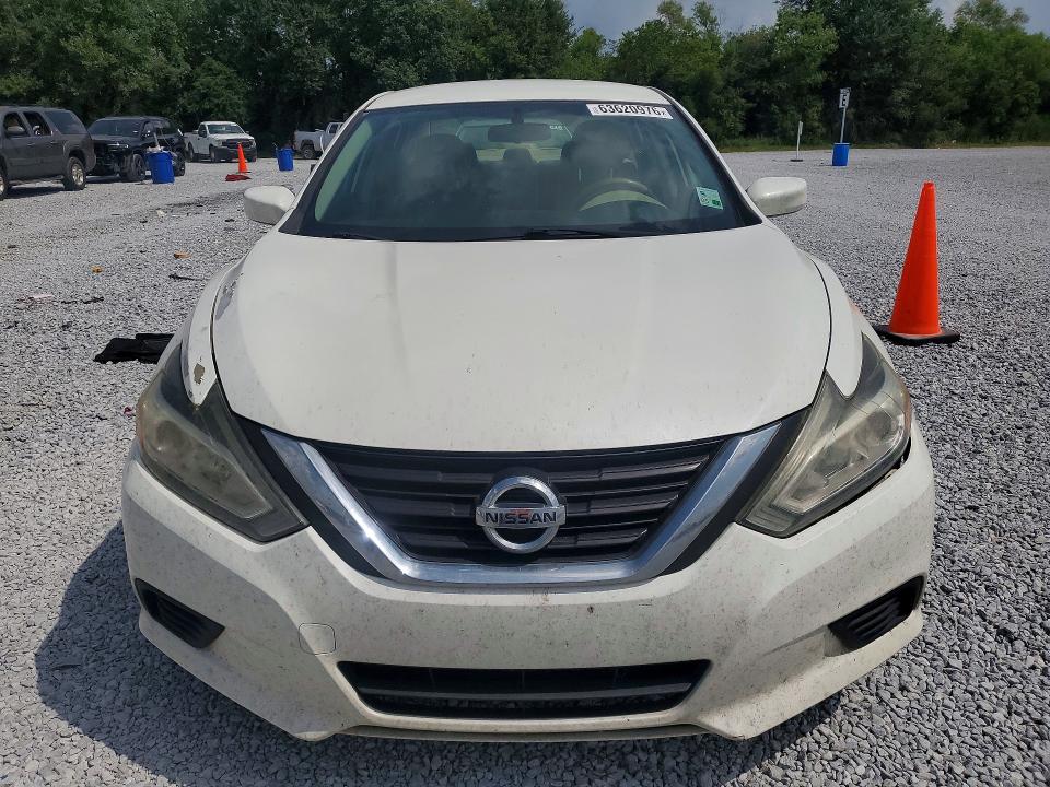 Продажа на аукционе авто 2017 Nissan Altima, vin: 1N4AL3AP1HN306976, номер лота: 63620976
