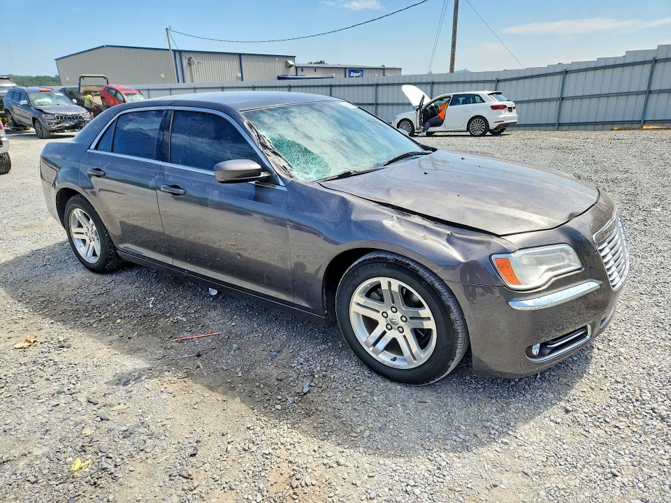 2014 Chrysler 300 მანქანა იყიდება აუქციონზე, vin: 2C3CCAAGXEH321296, აუქციონის ნომერი: 66610636