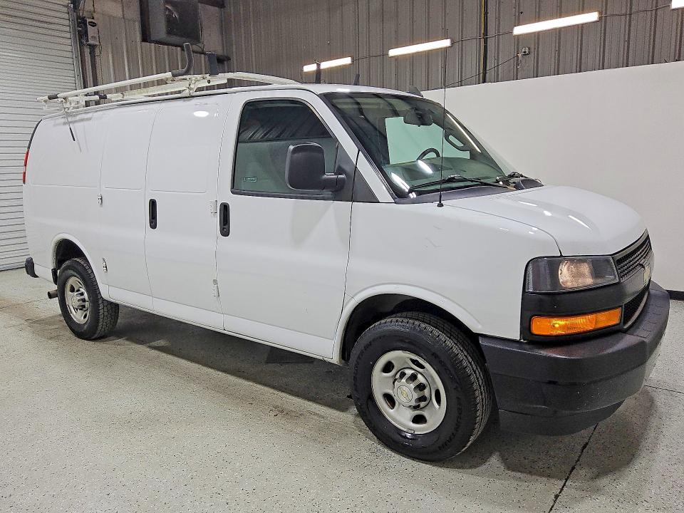 62446916 :رقم المزاد ، 1GCWGAFP4N1213518 vin ، 2022 Chevrolet Express G2500 مزاد بيع