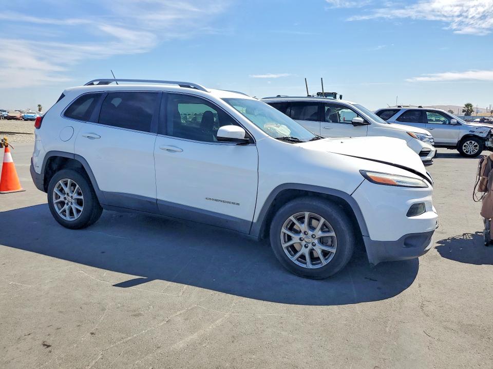 Продаж на аукціоні авто 2015 Jeep Cherokee, vin: 1C4PJLCB0FW611646, номер лоту: 65667306