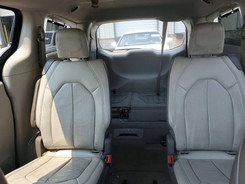 64110846 :رقم المزاد ، 2C4RC1BG3JR246563 vin ، 2018 Chrysler Pacifica مزاد بيع