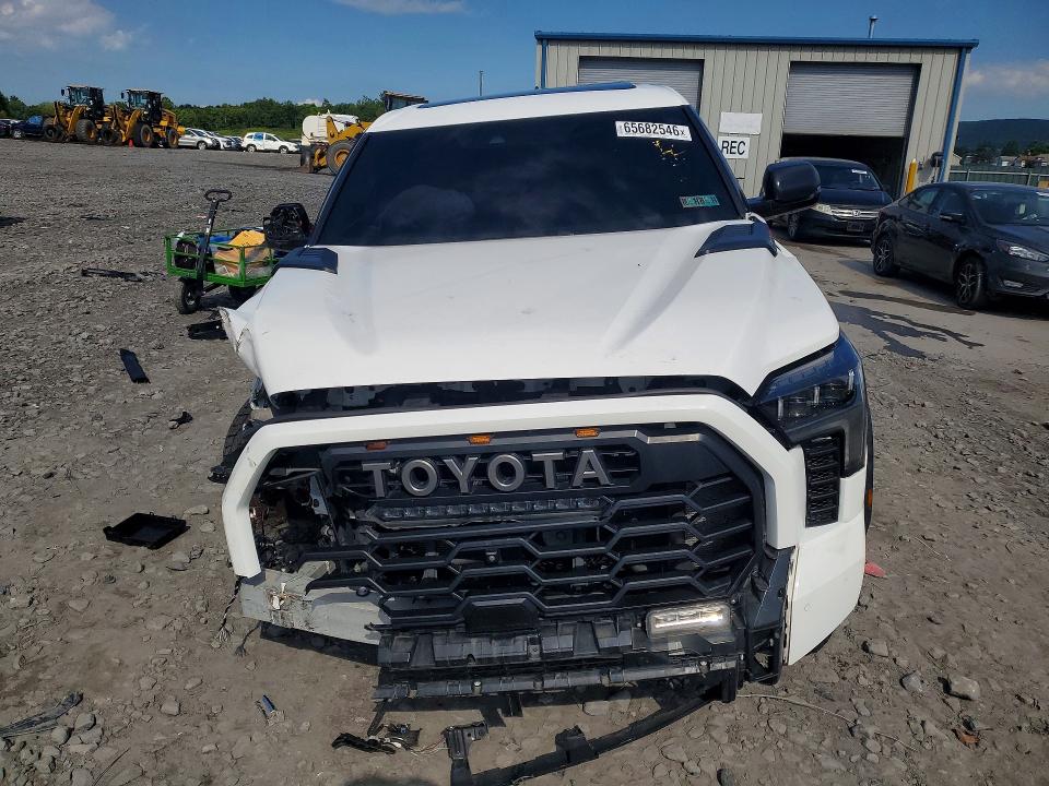 65682546 :رقم المزاد ، 5TFPC5DB5PX025105 vin ، 2023 Toyota Tundra مزاد بيع