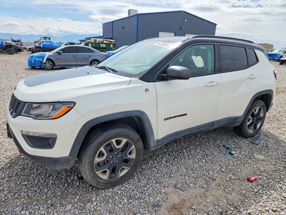 64470856 :رقم المزاد ، 3C4NJDDB6JT465523 vin ، 2018 Jeep Compass مزاد بيع