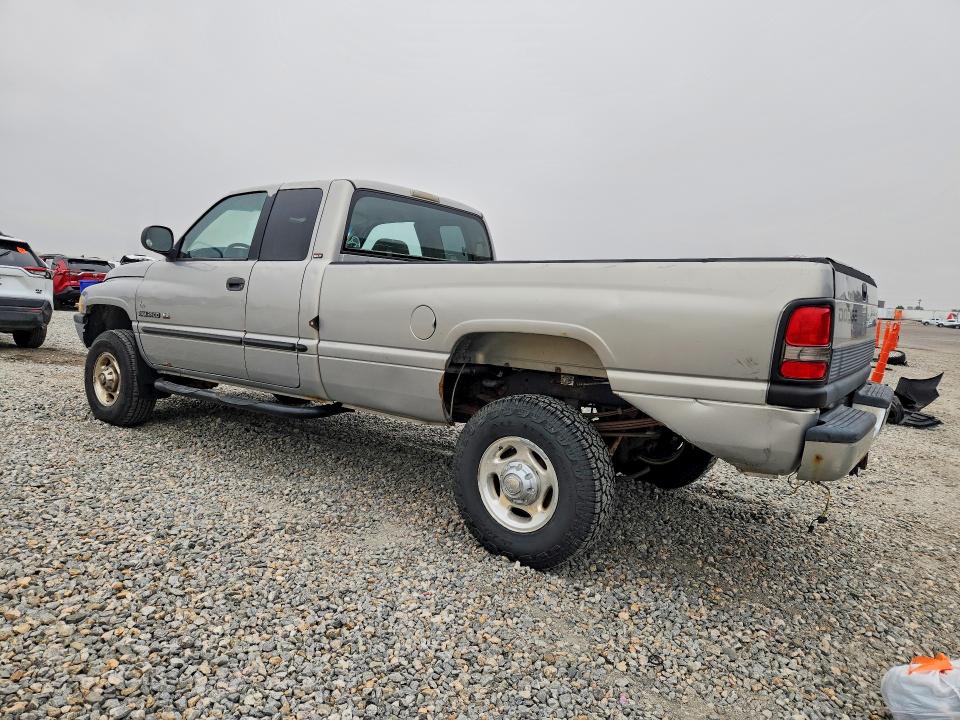 63686686 :رقم المزاد ، 1B7KF23Z21J252826 vin ، 2001 Dodge Ram 2500 مزاد بيع