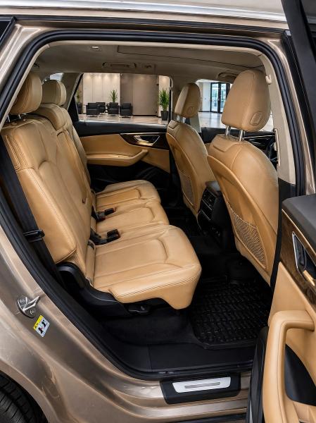 67558056 :رقم المزاد ، WA1BVAF14KD008818 vin ، 2019 Audi Q8 مزاد بيع