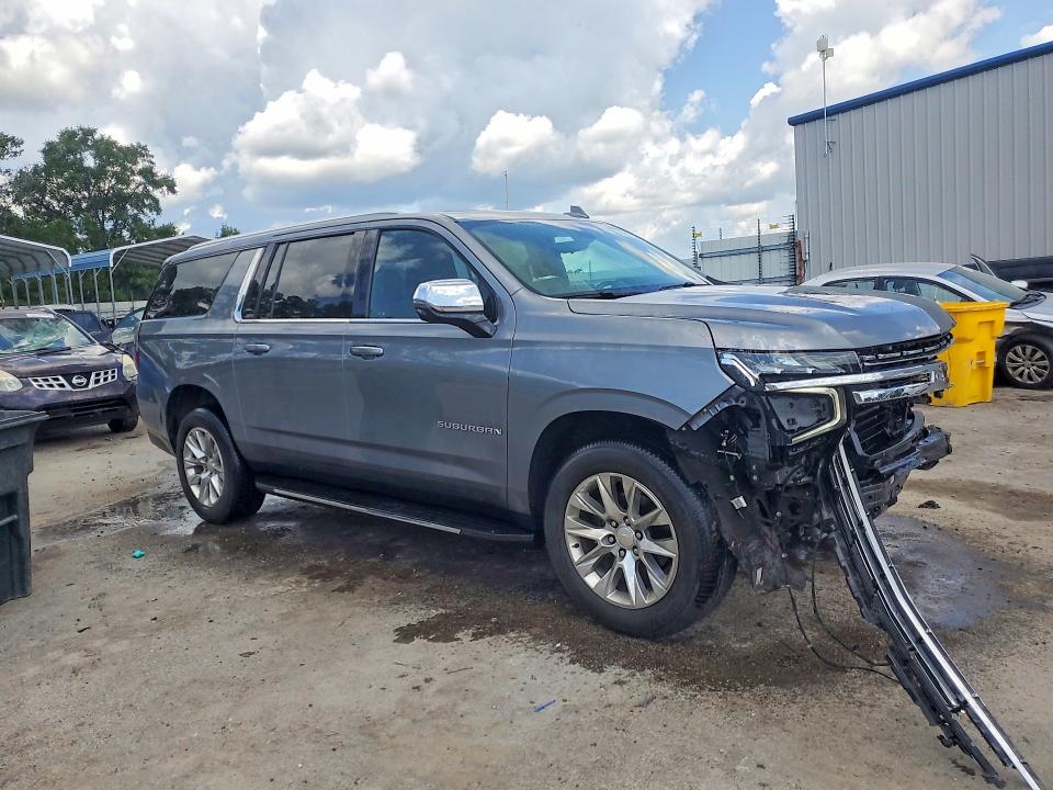 64387246 :رقم المزاد ، 1GNSCFKD4NR117562 vin ، 2022 Chevrolet Suburban مزاد بيع
