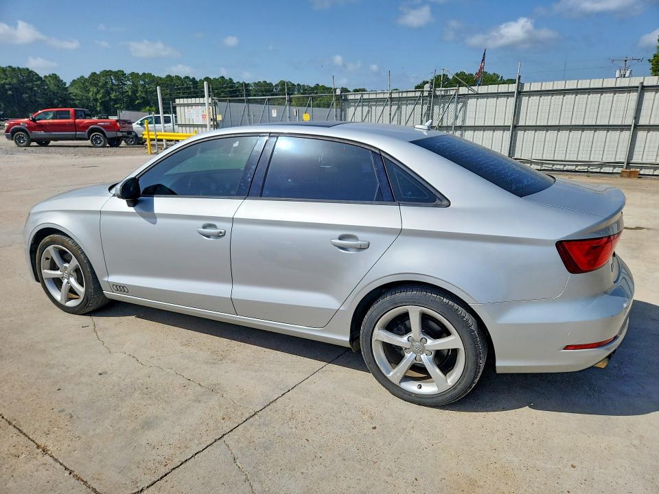 Продажа на аукционе авто 2015 Audi A3, vin: WAUACGFF8F1005589, номер лота: 65384236