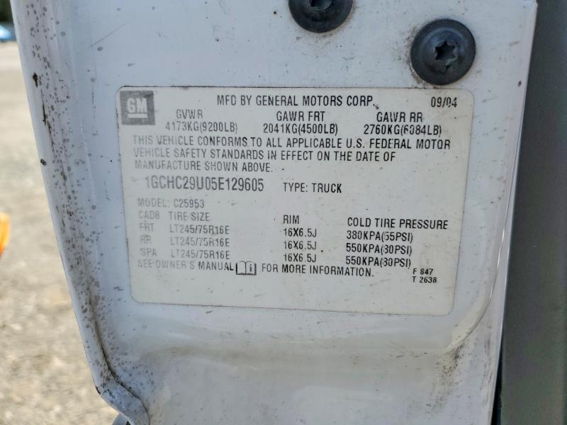65092126 :رقم المزاد ، 1GCHC29U05E129605 vin ، 2005 Chevrolet Silverado مزاد بيع