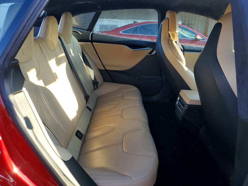 63563626 :رقم المزاد ، 5YJSA1E21GF175598 vin ، 2016 Tesla Model S مزاد بيع