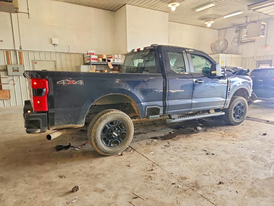 64781806 :رقم المزاد ، 1FT8X2BA1REF11202 vin ، 2024 Ford F250 مزاد بيع