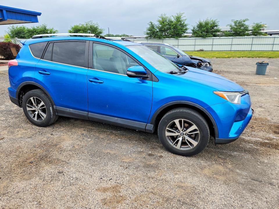 Продажа на аукционе авто 2016 Toyota Rav4, vin: 2T3RFREV9GW431389, номер лота: 63736506