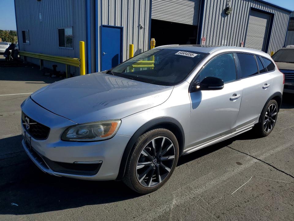 Продаж на аукціоні авто 2016 Volvo V60 Cross Country, vin: YV4612HK5G1017449, номер лоту: 64684056