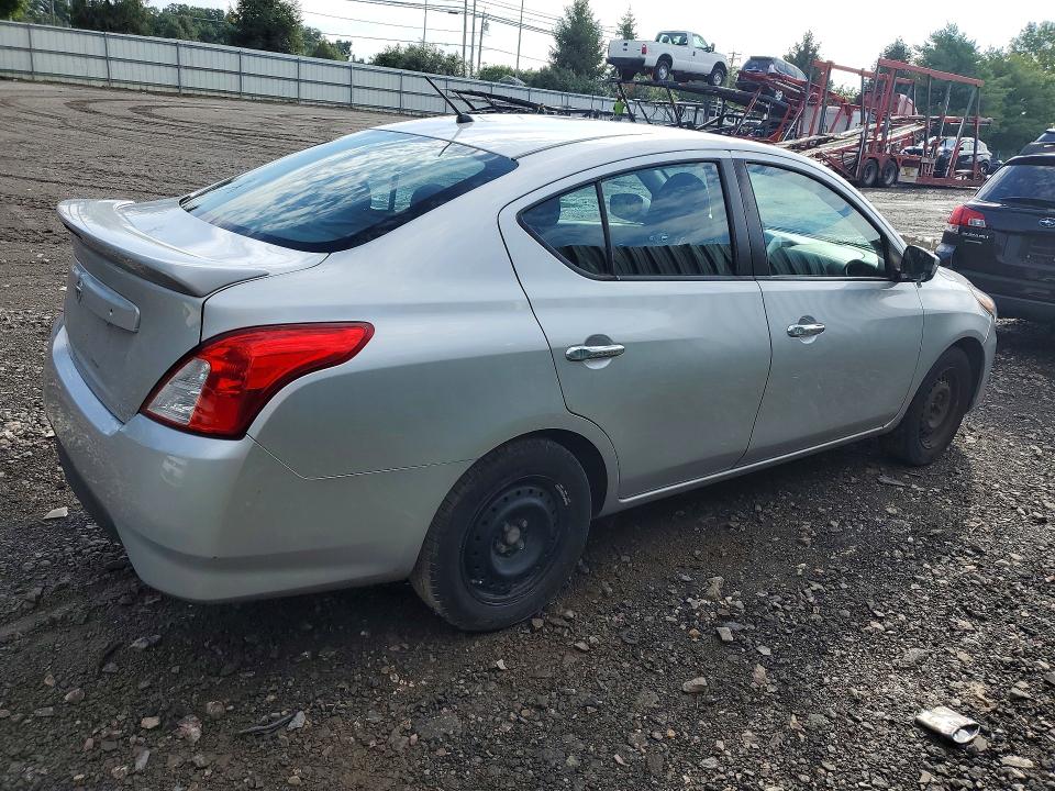 65349986 :رقم المزاد ، 3N1CN7AP6JK415856 vin ، 2018 Nissan Versa مزاد بيع