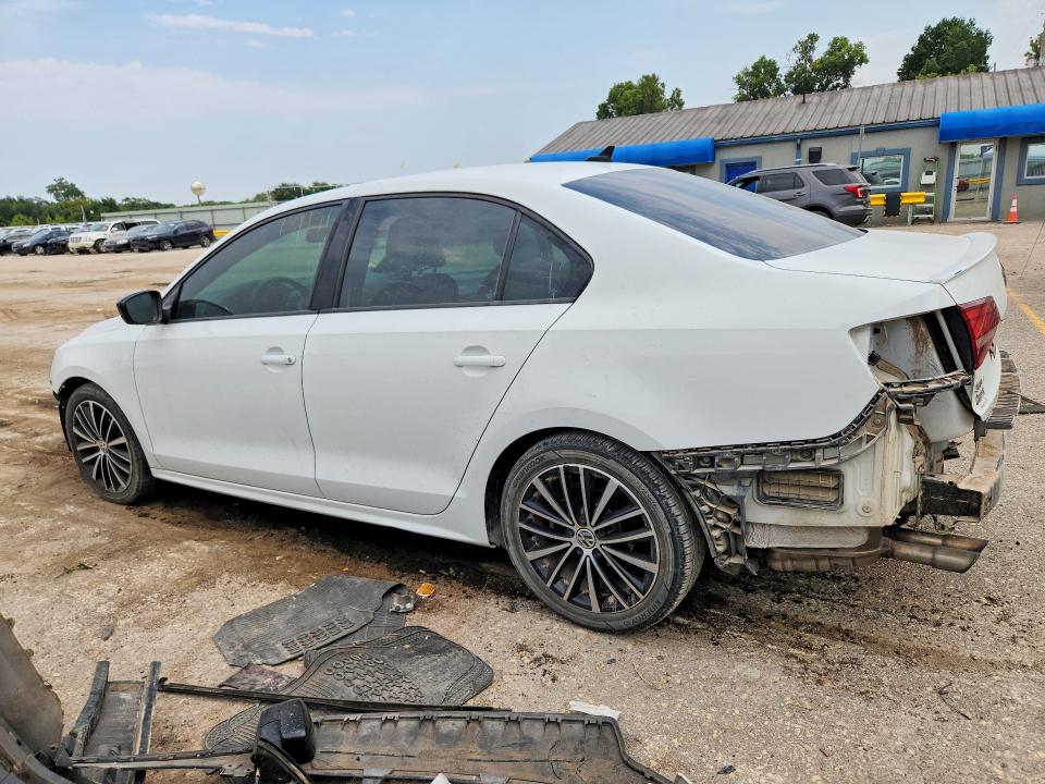 63514566 :رقم المزاد ، 3VWD17AJ7GM252038 vin ، 2016 Volkswagen Jetta مزاد بيع