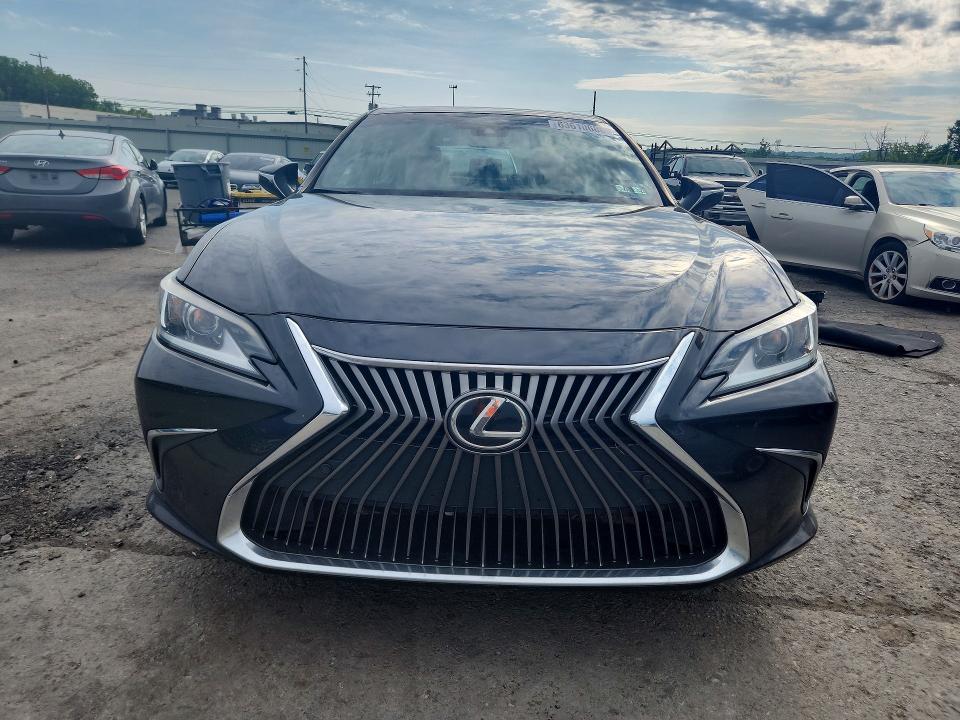 2019 Lexus Es მანქანა იყიდება აუქციონზე, vin: 58ABZ1B1XKU047725, აუქციონის ნომერი: 63610686