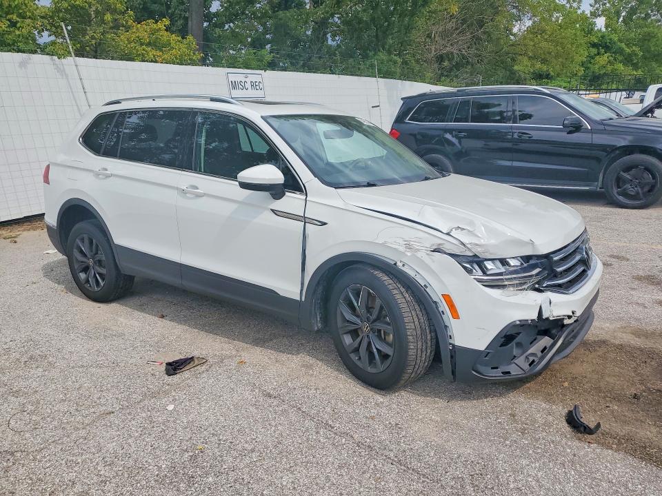 64837546 :رقم المزاد ، 3VV2B7AX1NM115753 vin ، 2022 Volkswagen Tiguan مزاد بيع