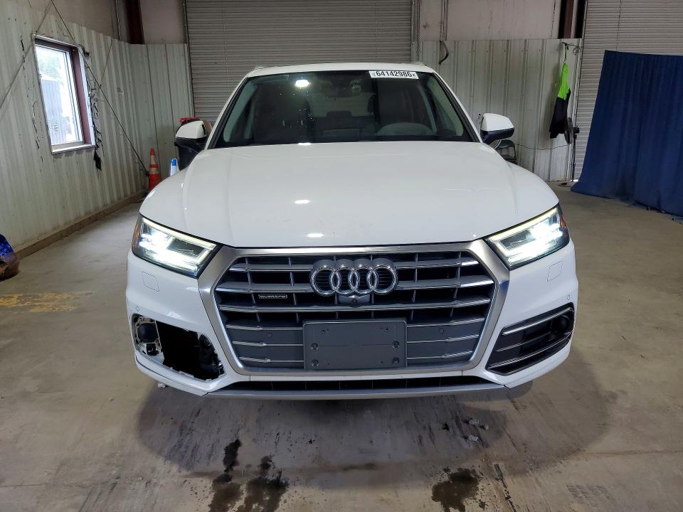 64142986 :رقم المزاد ، WA1CNAFY5J2151823 vin ، 2018 Audi Q5 مزاد بيع