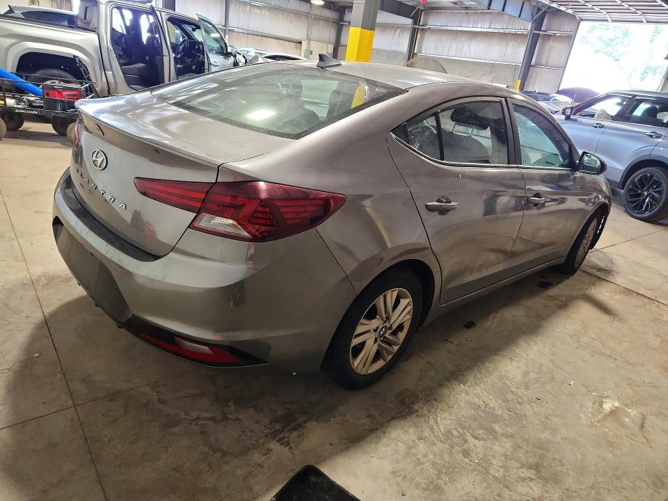 64629456 :رقم المزاد ، 5NPD84LF0KH484968 vin ، 2019 Hyundai Elantra مزاد بيع