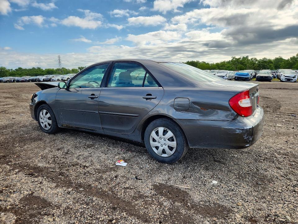 64216556 :رقم المزاد ، 4T1BE32K32U518329 vin ، 2002 Toyota Camry مزاد بيع