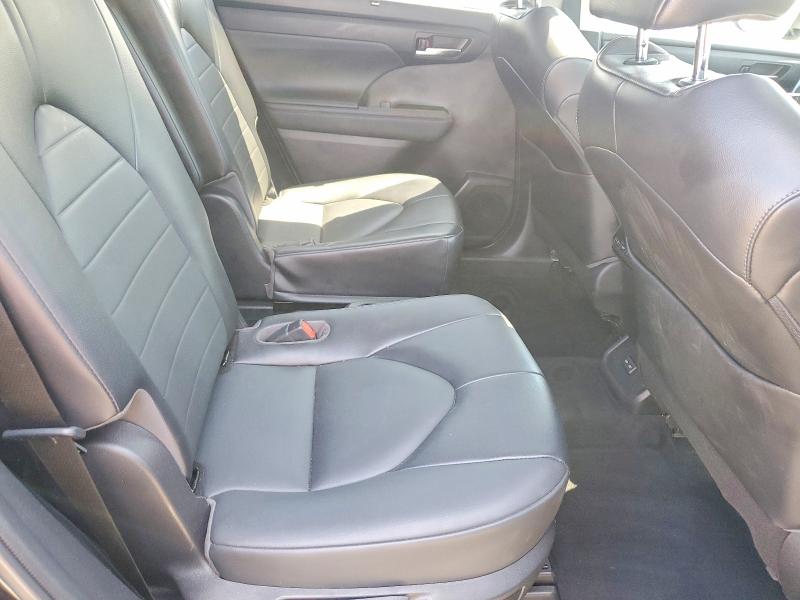 62759626 :رقم المزاد ، 5TDGZRBH9NS192437 vin ، 2022 Toyota Highlander مزاد بيع