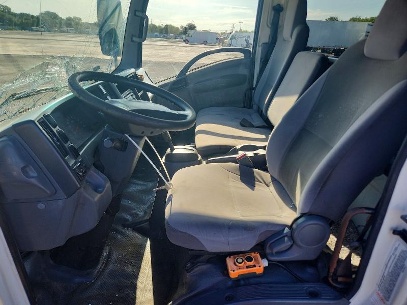64293856 :رقم المزاد ، 54DB4J1BXGS805839 vin ، 2016 Isuzu Npr مزاد بيع