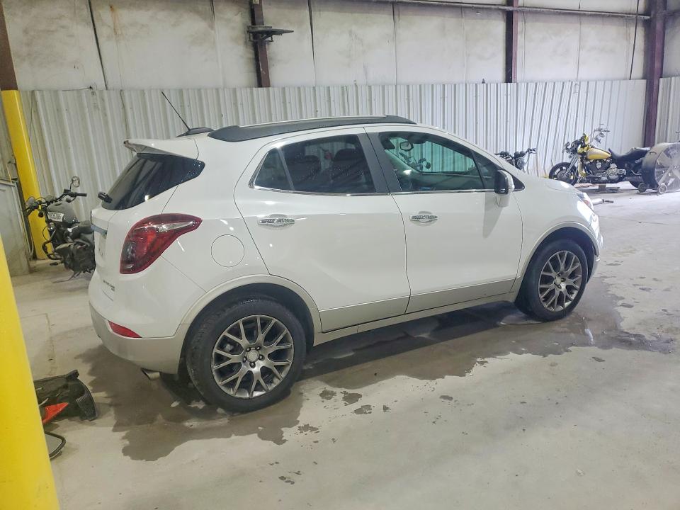 63292446 :رقم المزاد ، KL4CJ2SM0JB654910 vin ، 2018 Buick Encore مزاد بيع