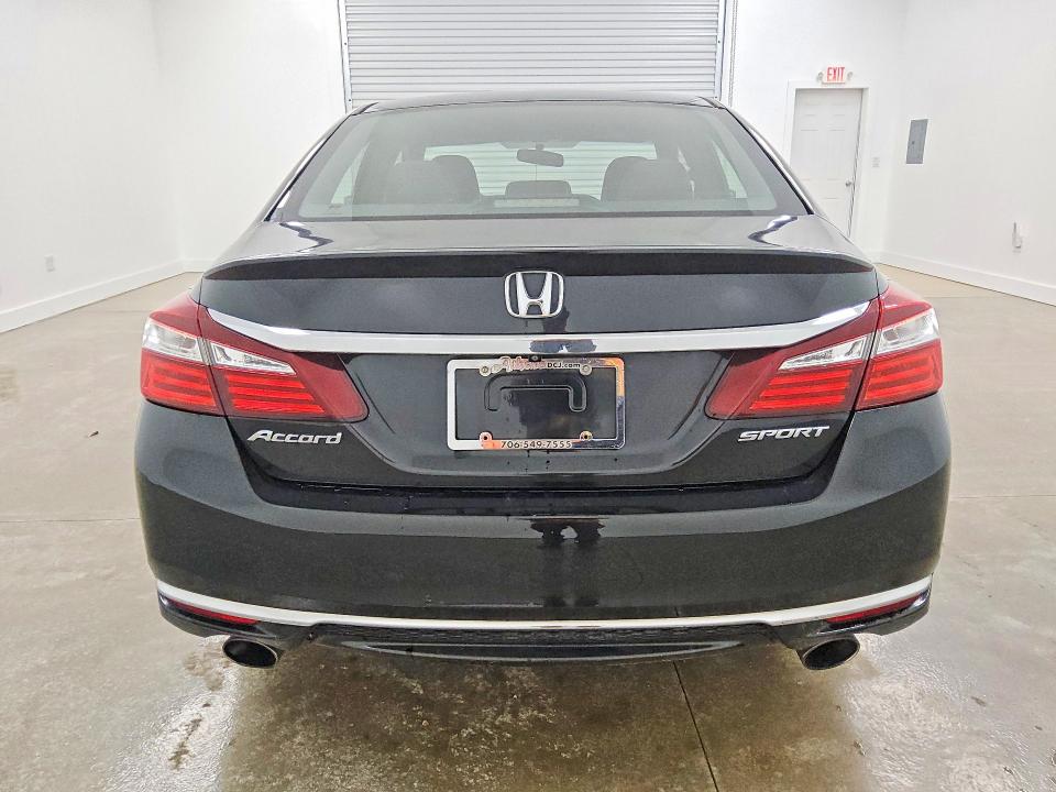 62335456 :رقم المزاد ، 1HGCR2F58HA128303 vin ، 2017 Honda Accord مزاد بيع